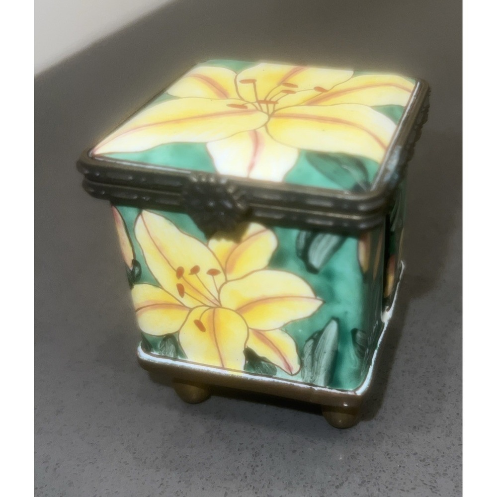 2002 Kelvin Chen Enamel Hinged Flower Stamp Dispenser or Trinket Box No. 821